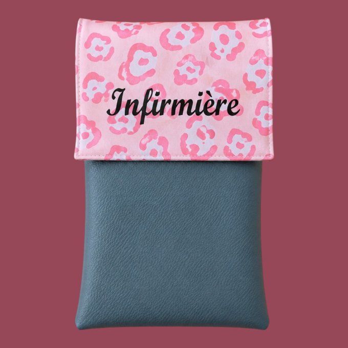 pochette infirmière aimantée léopard rose