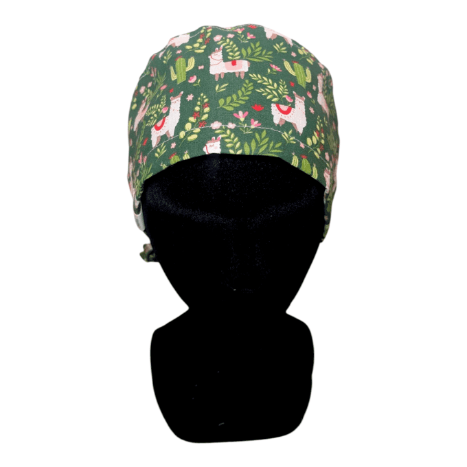 entre petits alpagas stylisés, cactus et fleurs délicates, ce motif apporte une ambiance chaleureuse