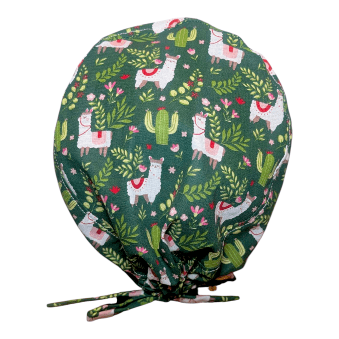 entre petits alpagas stylisés, cactus et fleurs délicates, ce motif apporte une ambiance chaleureuse