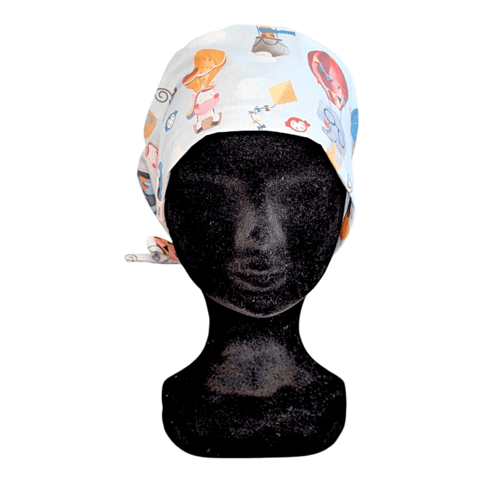 Calot médical Animaux en Fête – girafes singes pingouins fond bleu ciel – cousu main Normandie