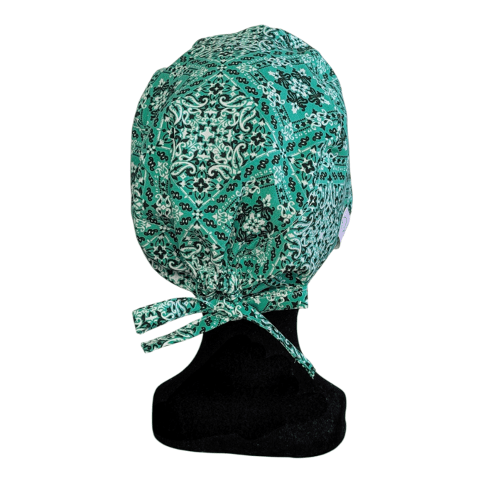 Calot médical Bandana Vert – arabesques noires blanches fond vert menthe – cousu main Normandie