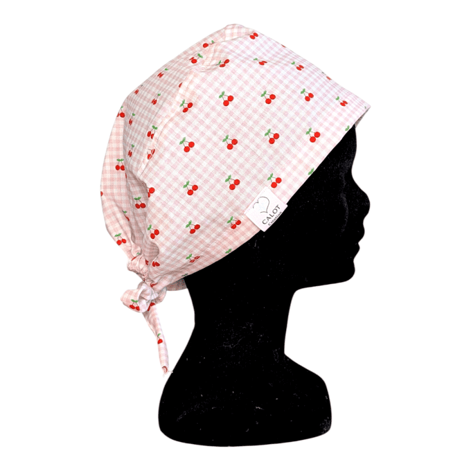 Calot médical Cerises vichy – petites cerises rouge fuchsia fond vichy rose blanc – cousu main Norma