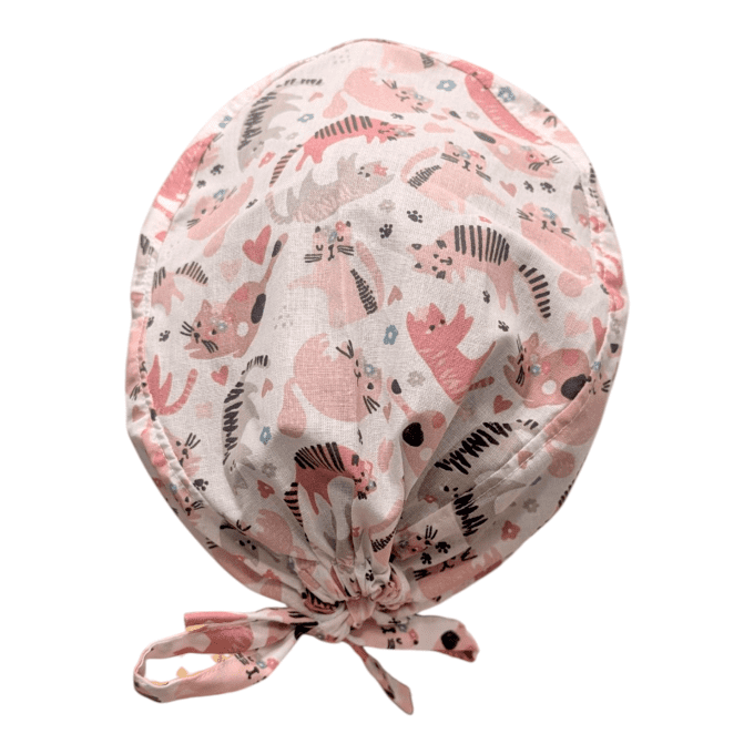 silhouettes de chats malicieux, petites pattes, cœurs et nuances rosées