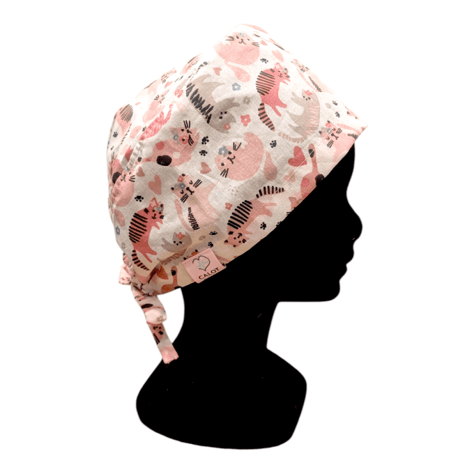 silhouettes de chats malicieux, petites pattes, cœurs et nuances rosées