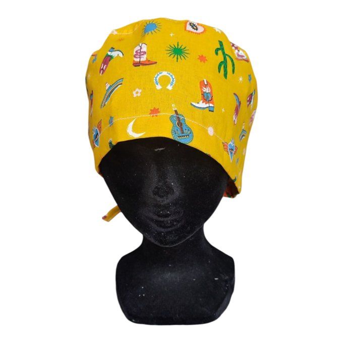 ses motifs ludiques inspirés du far west – cactus, bottes, sombreros, guitares et cœurs ailés – sur 