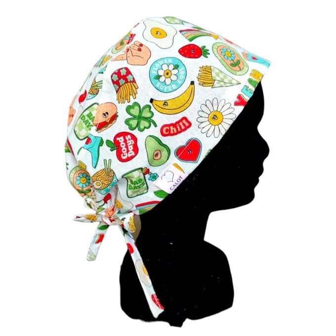 un tissu blanc éclatant rehaussé d’illustrations ludiques et gourmandes pour un look qui donne la pê
