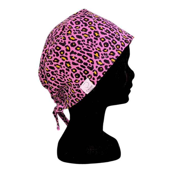 Calot médical Léopard Rose – taches noires dorées fond rose vif – cousu main Normandie