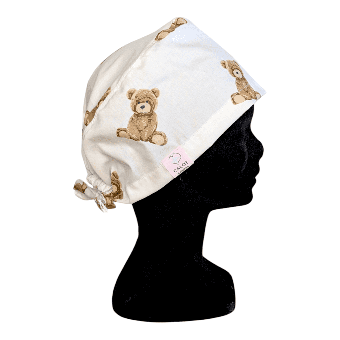 Calot médical Nounours Câlin – oursons caramel fond blanc – cousu main Normandie