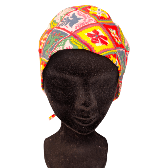 Son imprimé façon mosaïque, aux teintes vives et harmonieuses, apporte une touche joyeuse et chaleur