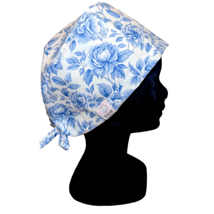 es motifs de pivoines bleues sur fond blanc rappellent la délicatesse de la porcelaine fine