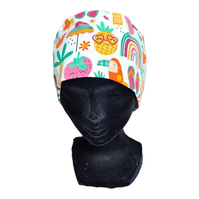 retrouvez des éléments estivaux comme des ananas funky, des arcs-en-ciel, des tongs colorées et des 