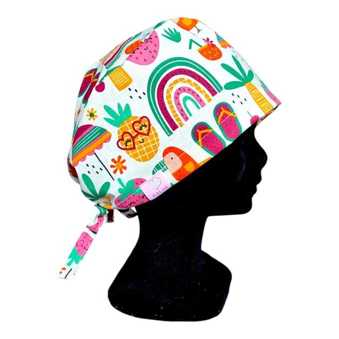 retrouvez des éléments estivaux comme des ananas funky, des arcs-en-ciel, des tongs colorées et des 