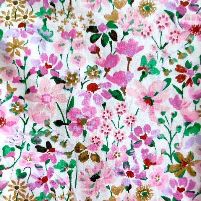 fleurs rose touche de vert sur fond blanc